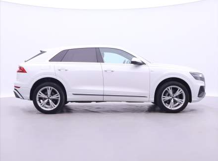 Audi - Q8