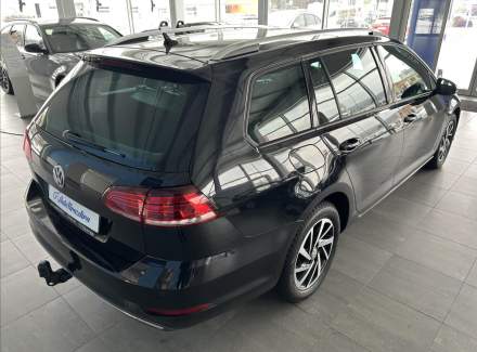 Volkswagen - Golf