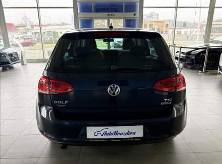 Volkswagen - Golf