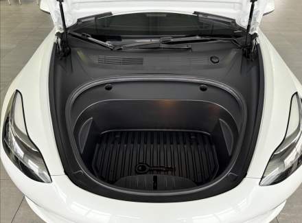 Tesla - Model 3