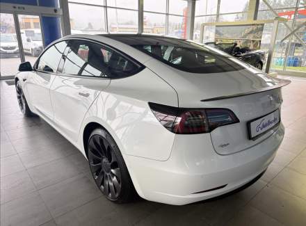 Tesla - Model 3