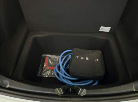 Tesla - Model 3