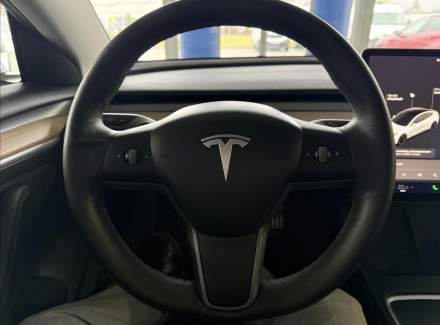 Tesla - Model 3