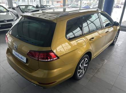 Volkswagen - Golf