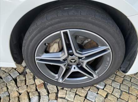 Mercedes-Benz - E-class