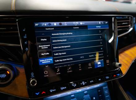 Jeep - Grand Wagoneer