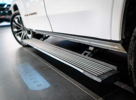 Jeep - Grand Wagoneer