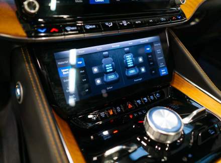 Jeep - Grand Wagoneer