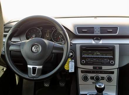 Volkswagen - Passat