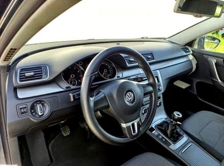Volkswagen - Passat