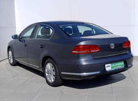 Volkswagen - Passat