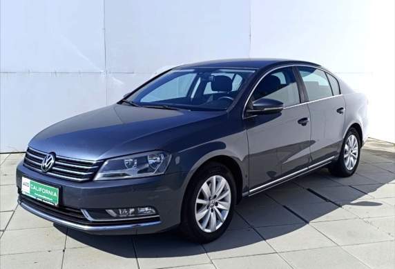 Volkswagen - Passat