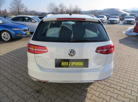 Volkswagen - Passat
