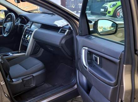 Land Rover - Discovery Sport