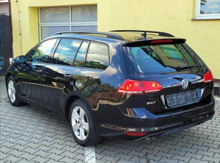 Volkswagen - Golf