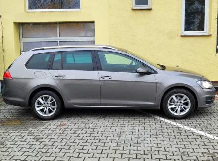 Volkswagen - Golf