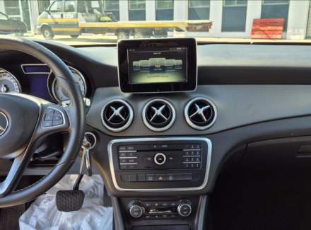Mercedes-Benz - CLA