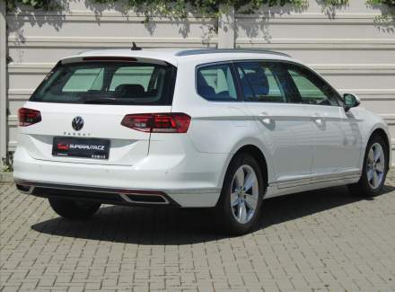 Volkswagen - Passat