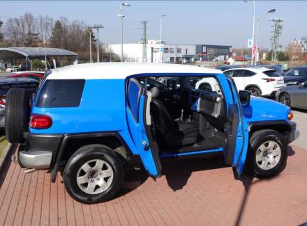 Toyota - FJ Cruiser