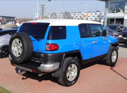 Toyota - FJ Cruiser