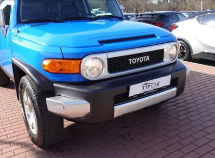 Toyota - FJ Cruiser
