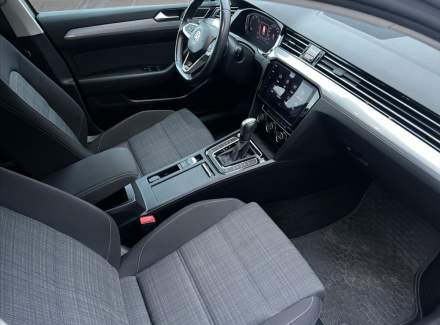 Volkswagen - Passat