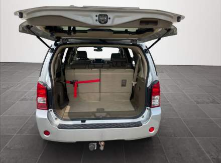 Nissan - Pathfinder