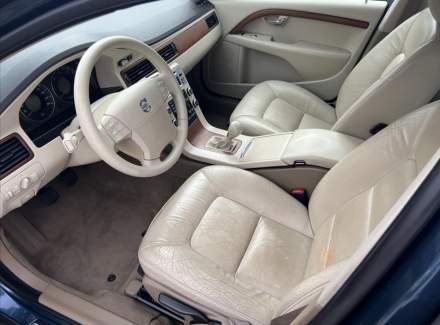 Volvo - V70