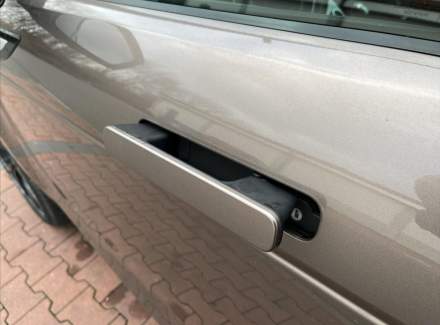 Land Rover - Range Rover Evoque