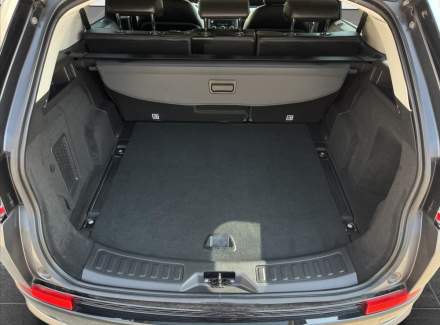 Land Rover - Discovery Sport