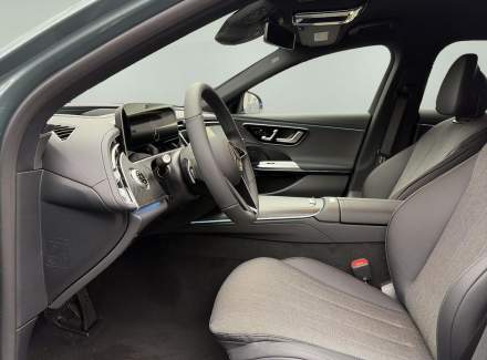 Mercedes-Benz - E-class