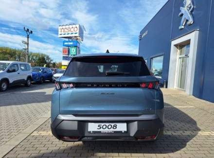 Peugeot - 5008