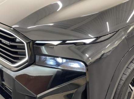 BMW - XM