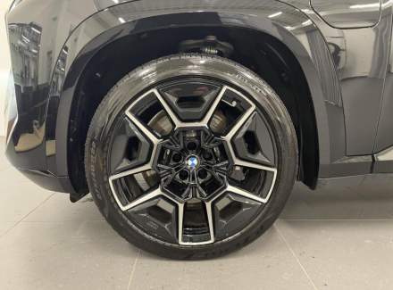BMW - XM