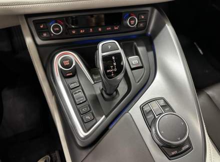 BMW - i8