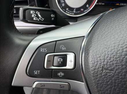 Volkswagen - Touareg