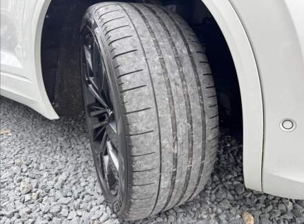 Volkswagen - Touareg