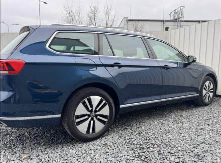 Volkswagen - Passat