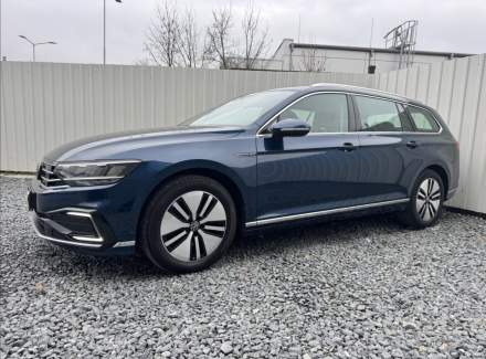 Volkswagen - Passat