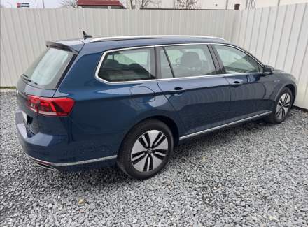Volkswagen - Passat