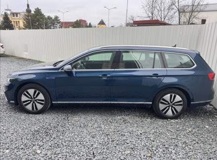 Volkswagen - Passat