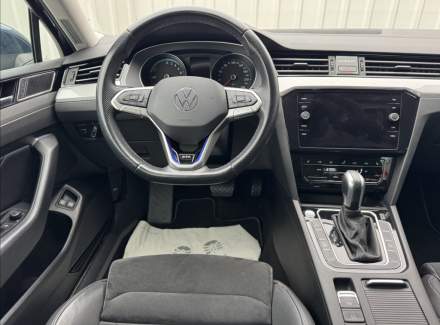 Volkswagen - Passat
