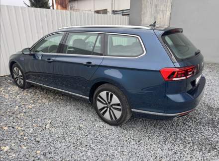 Volkswagen - Passat