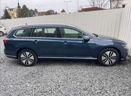 Volkswagen - Passat