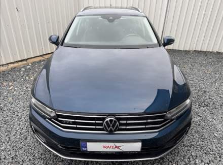 Volkswagen - Passat