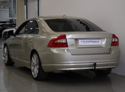 Volvo - S80