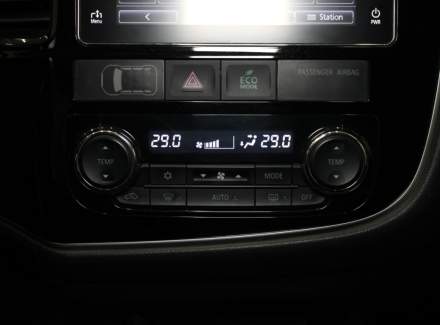 Mitsubishi - Outlander