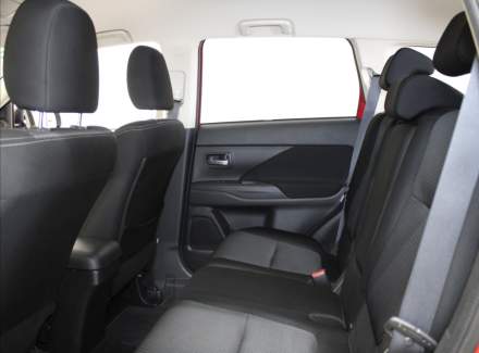 Mitsubishi - Outlander