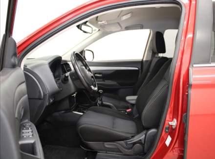 Mitsubishi - Outlander