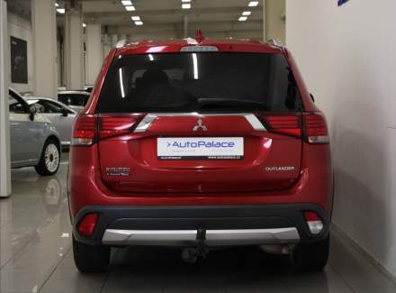 Mitsubishi - Outlander